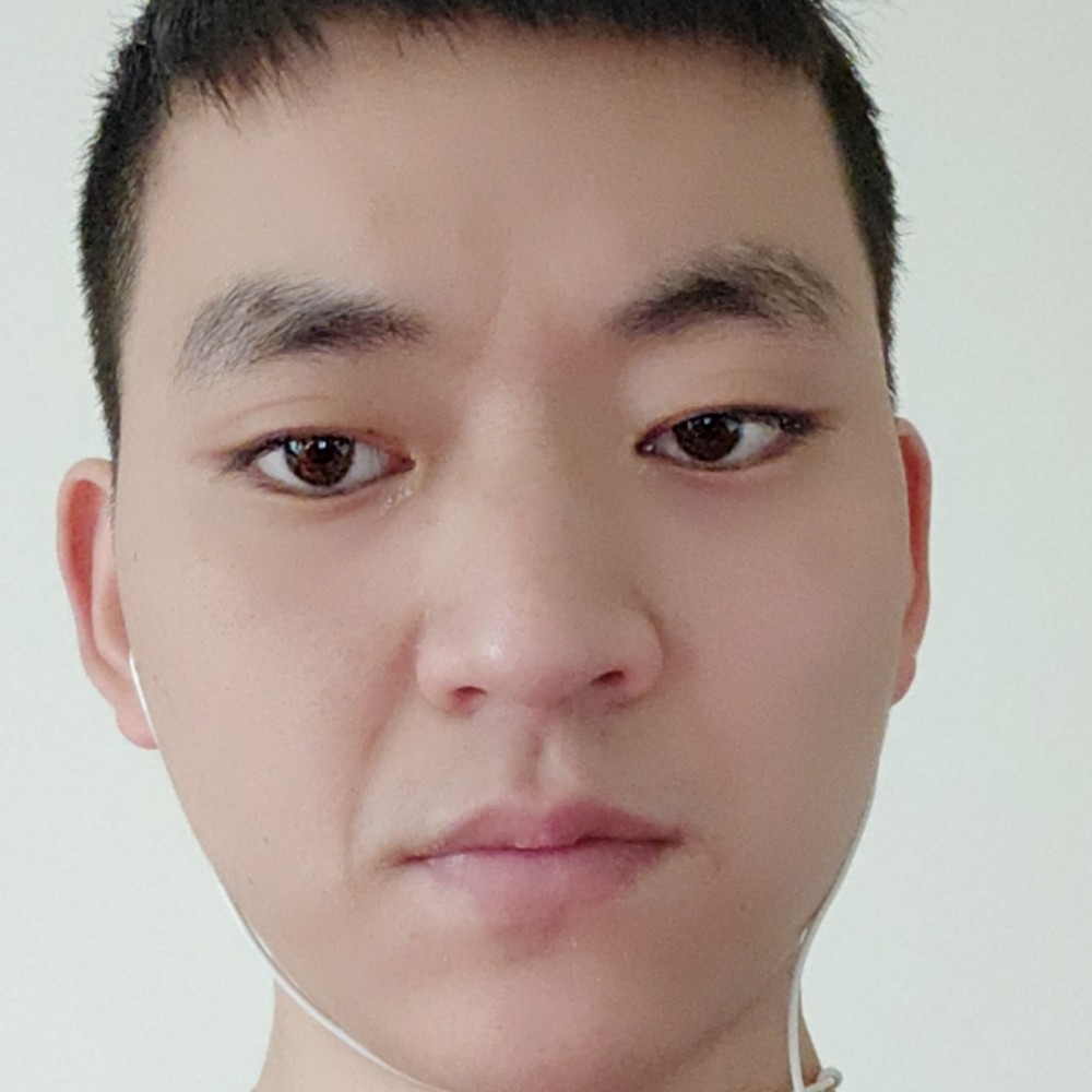 久伴后深拥的照片