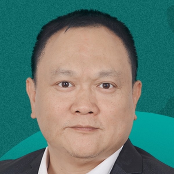 路人蹙眉苹果的照片