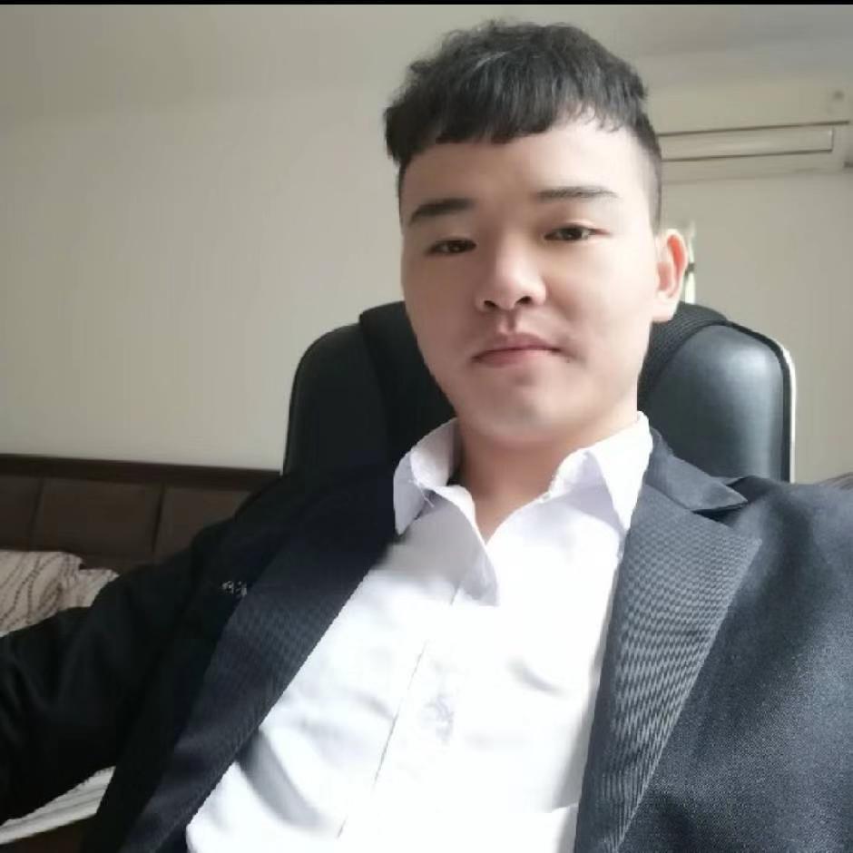 热心倾心大树的照片