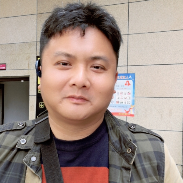 生得亮的照片