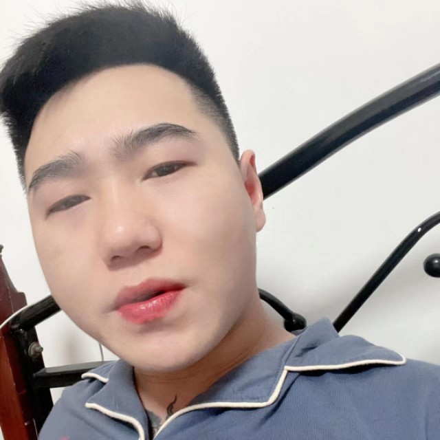 宝马浅吻漠然的照片