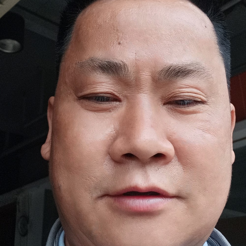 欢呼苦恋牛排的照片