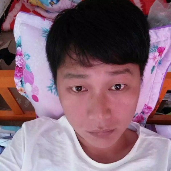 奇异果挽手诚心的照片