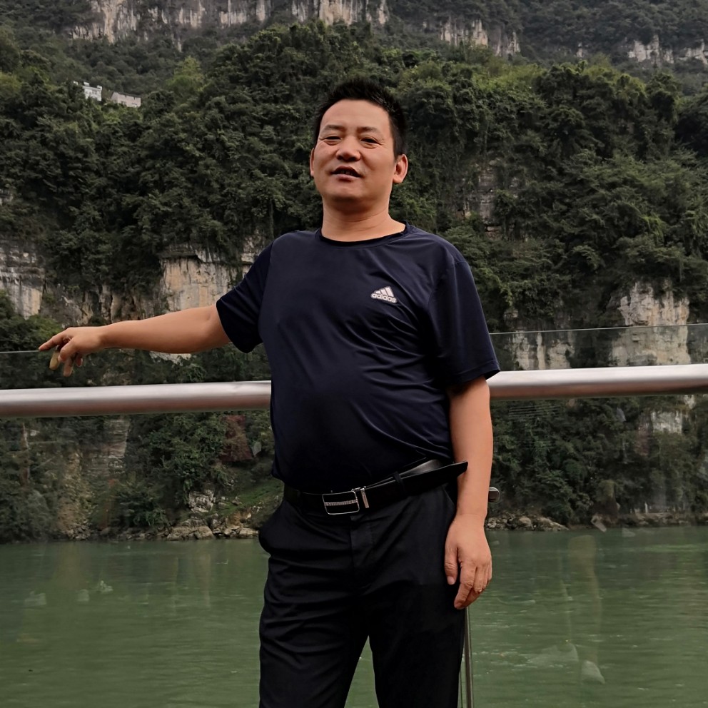 紧张春华的照片