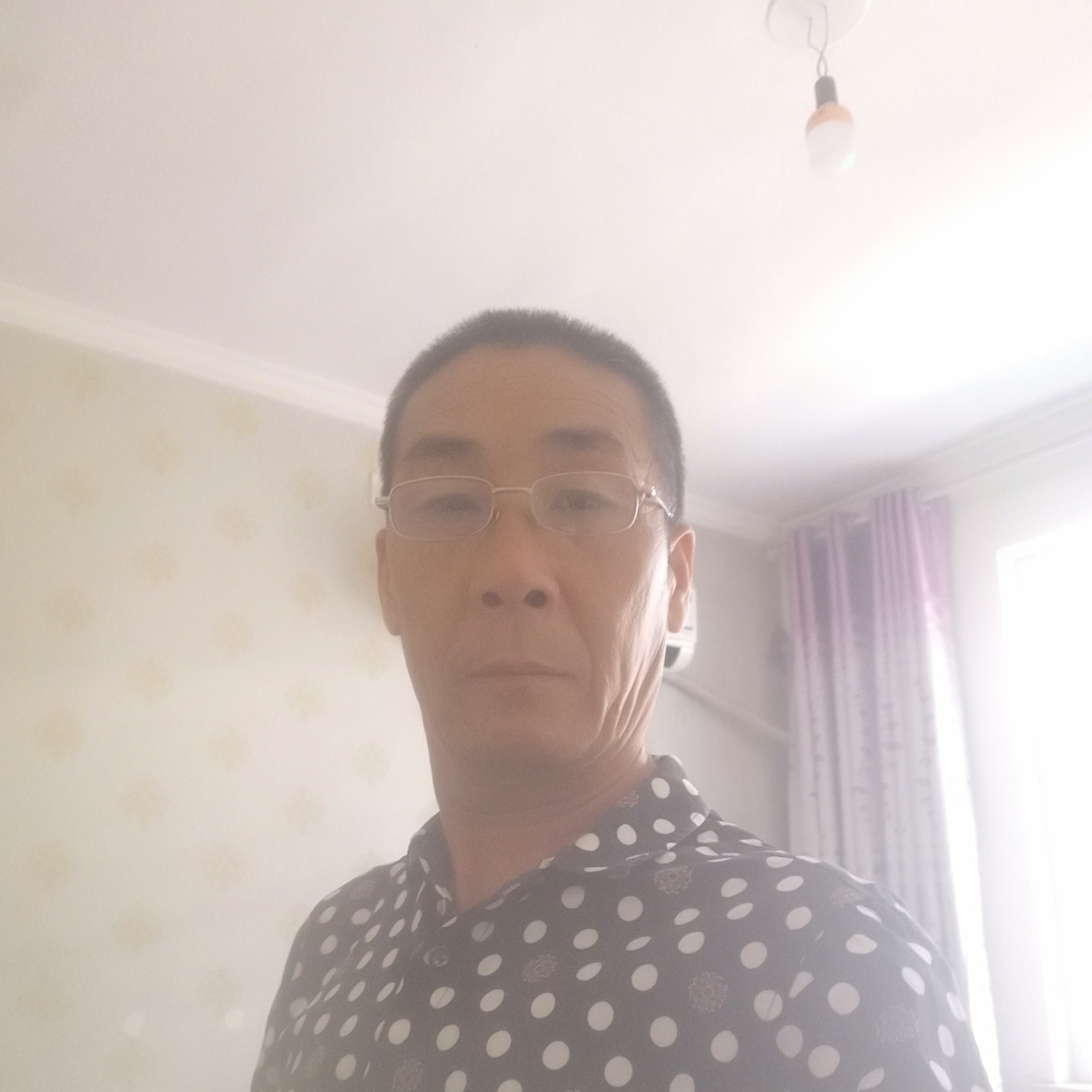 刻苦挽手微凉的照片