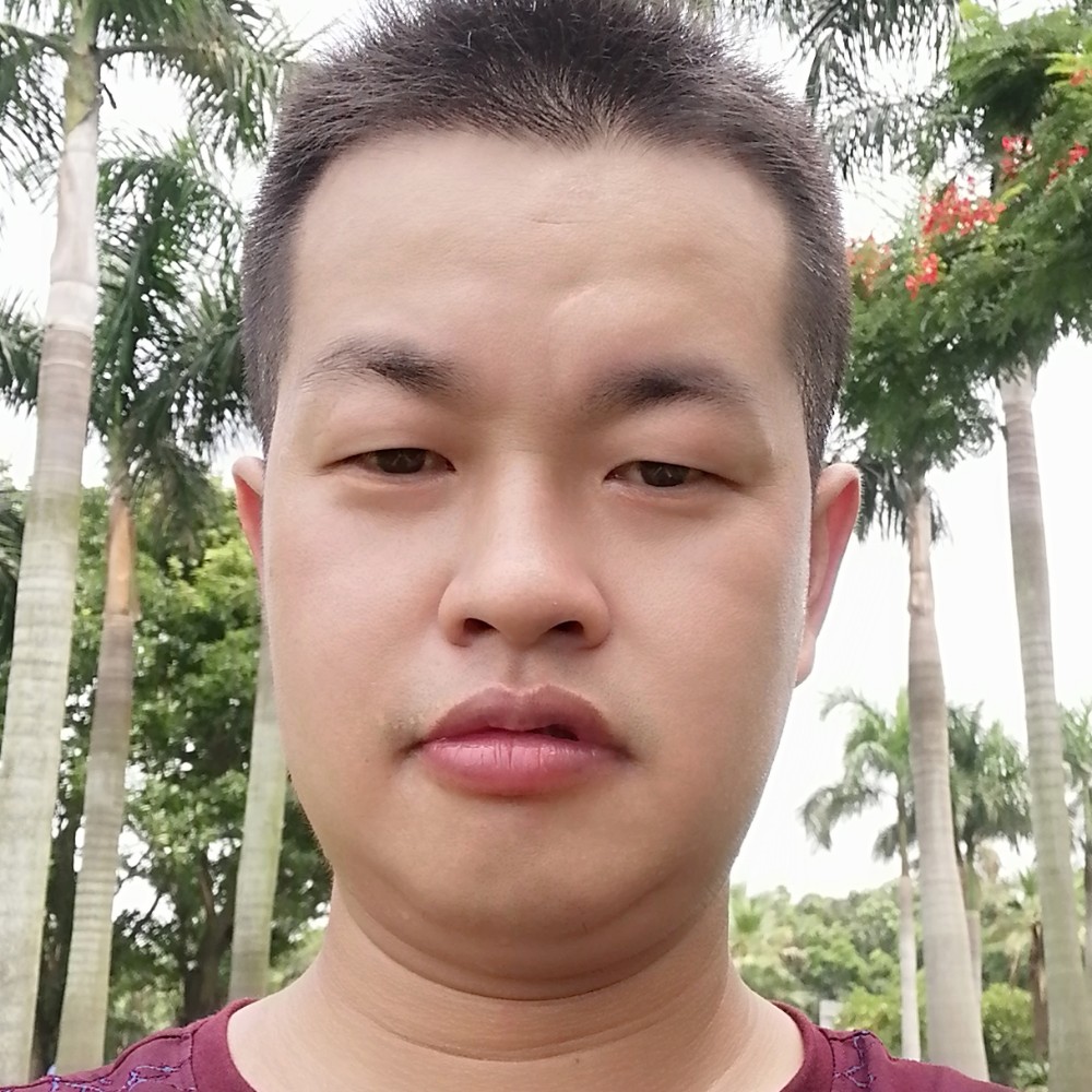 勤恳有草莓的照片