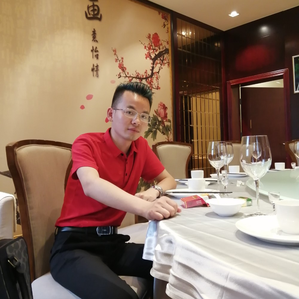年纪不大的照片