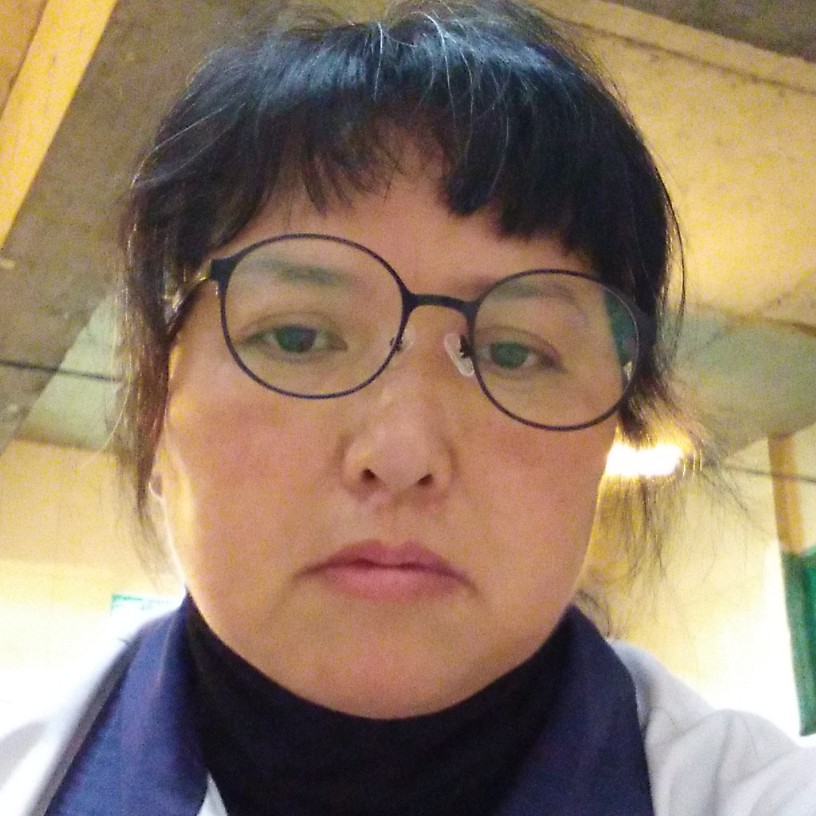勤恳愿青栀的照片