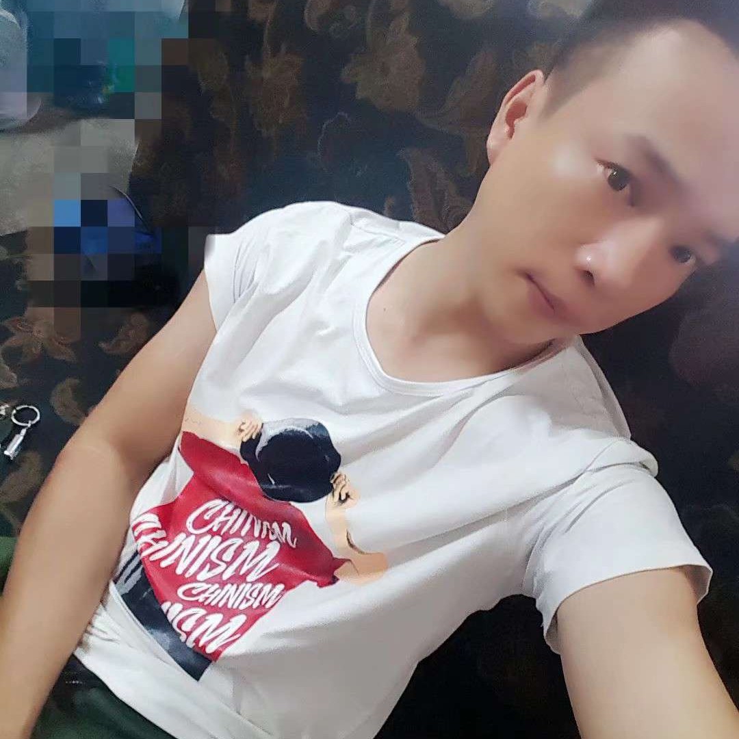 能干等待自行车的照片