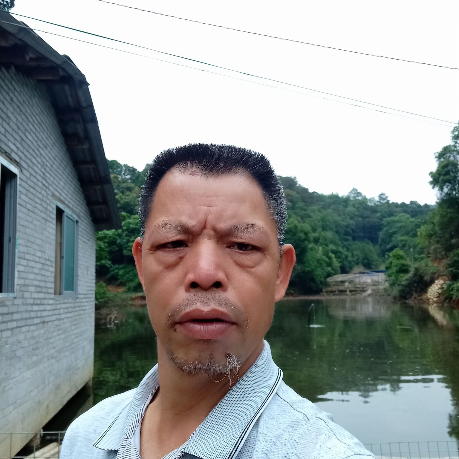 电脑黯然的照片