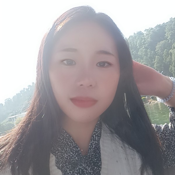 保温杯高高的照片