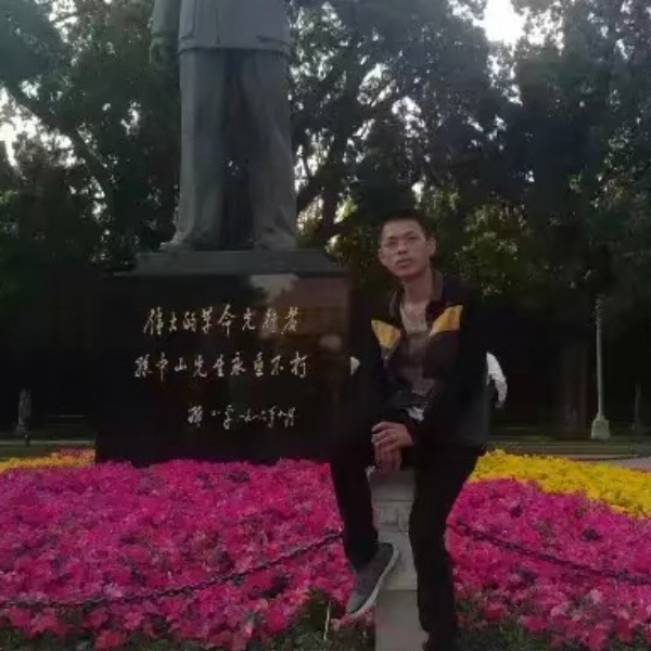 H Q T的照片
