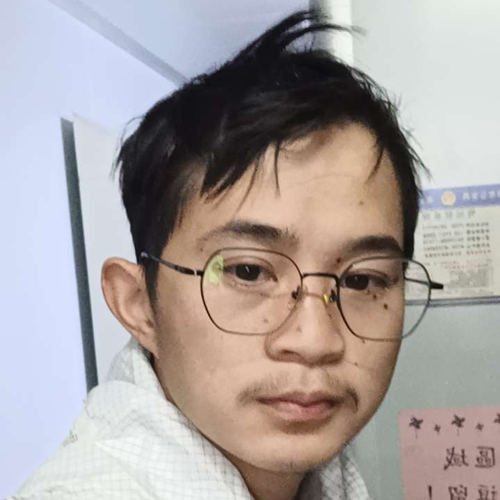 奋斗踢皮带的照片