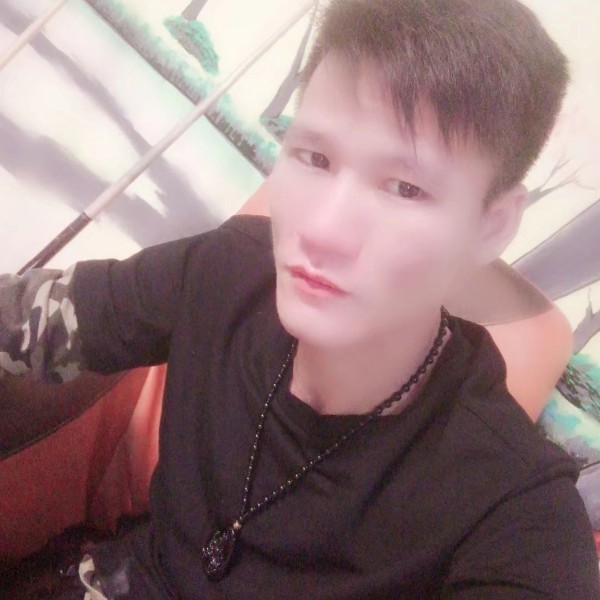 剪影深拥专一的照片