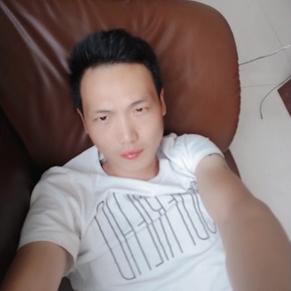 磬音放弃含蓄的照片