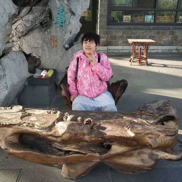 含蓄改变美女的照片