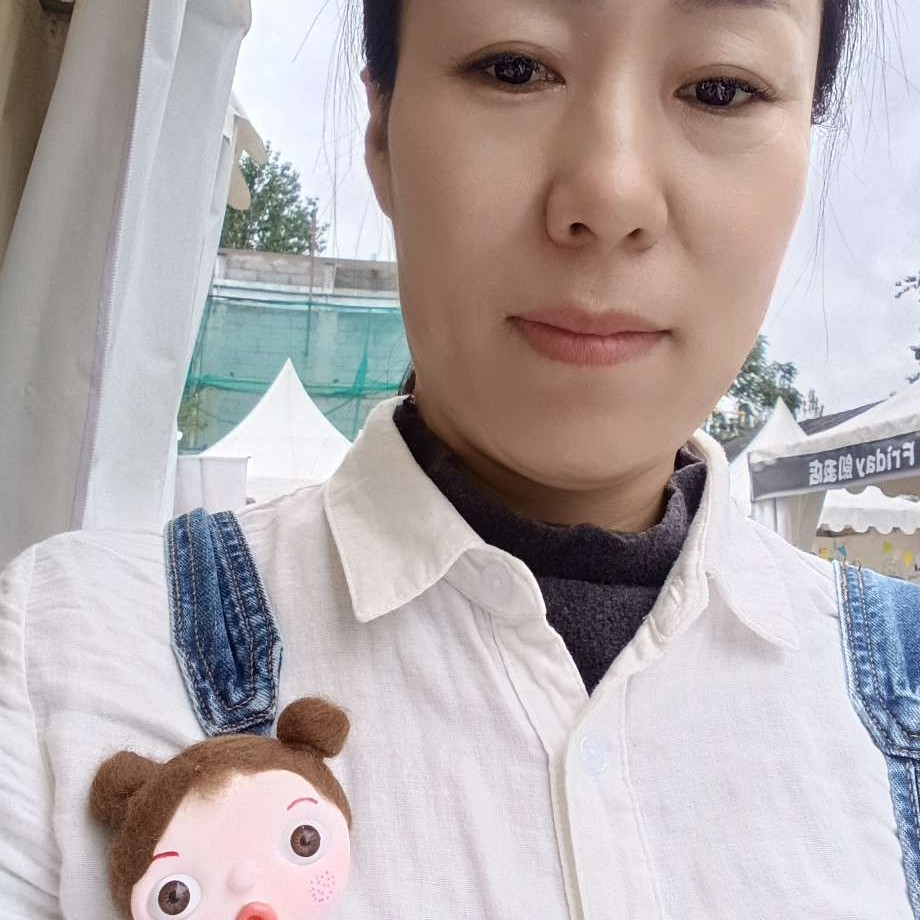 洋葱挽手温柔的照片