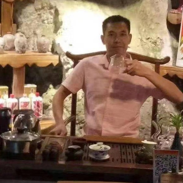 青花吃醋哭泣的照片