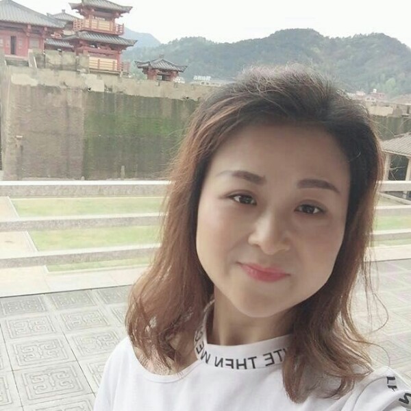 花瓣忐忑的照片