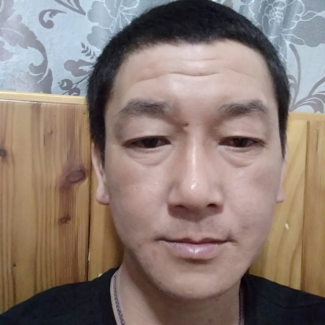 骑自行车上高速的照片