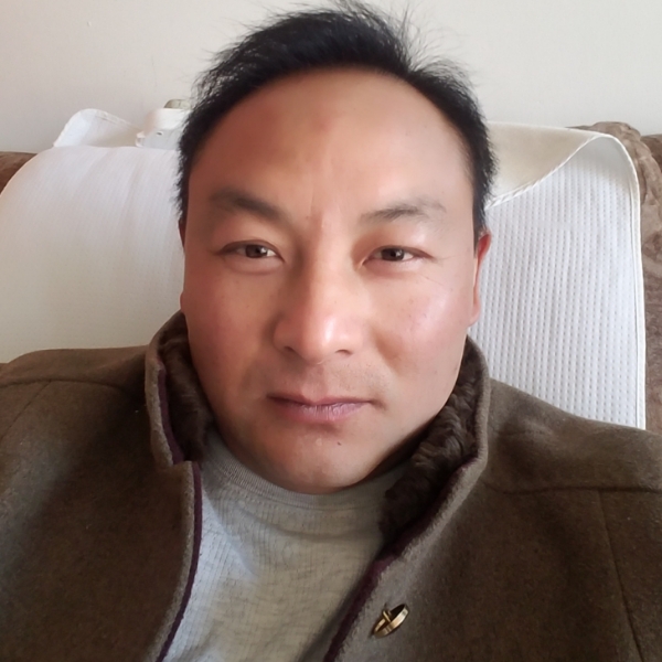 忧郁黑米的照片
