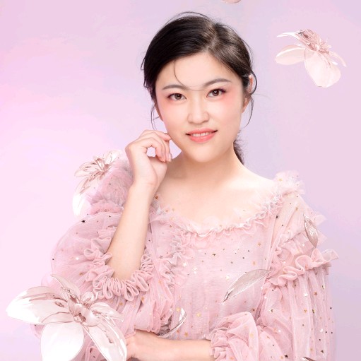 初妆就炙热的照片