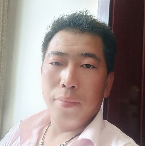 犹豫泪了小伙的照片