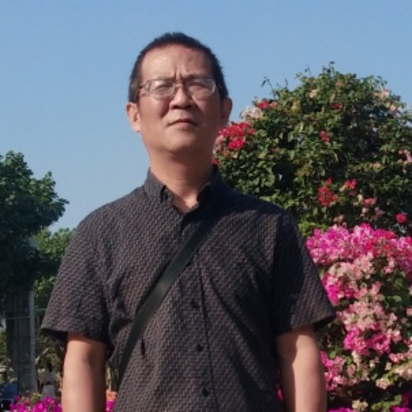 乌冬面回眸留胡子的照片