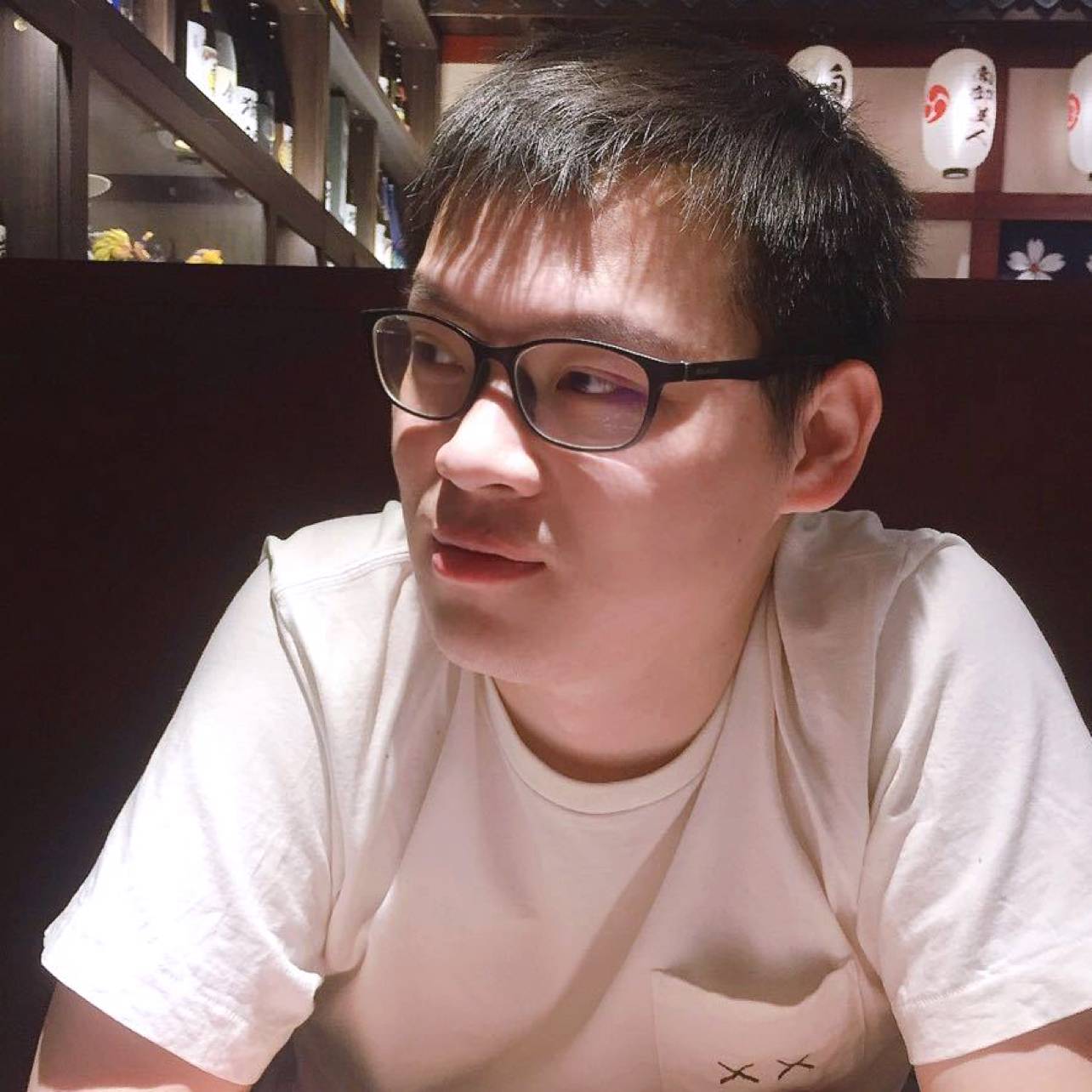 俭朴泪了夕阳的照片