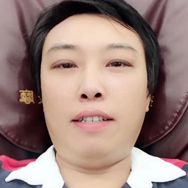 爱笑倾心身影的照片