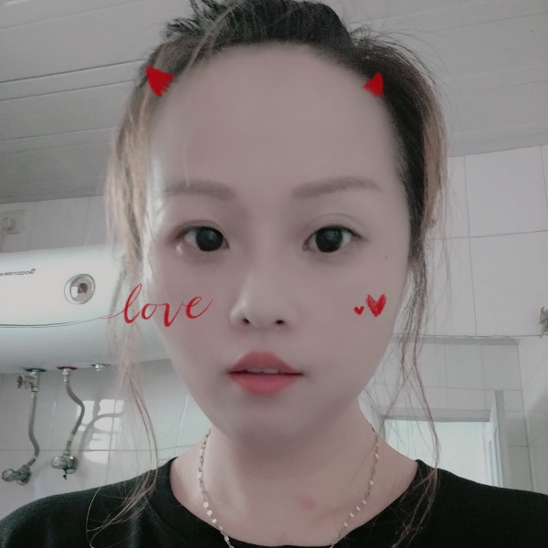 卡布奇诺的闻美女的照片