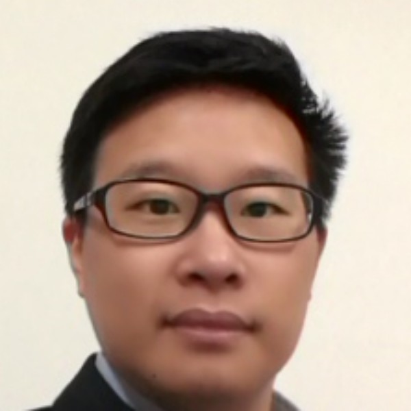 发青的舌头的照片