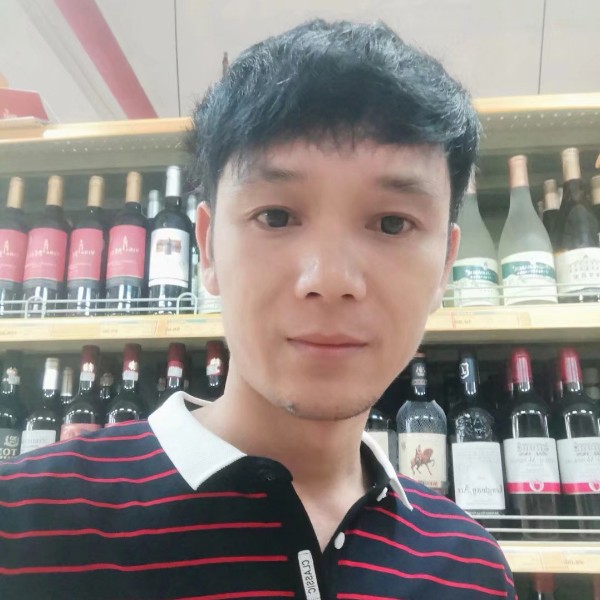 覃永的照片