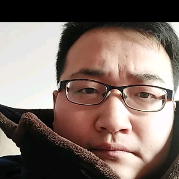 忧心冲的照片