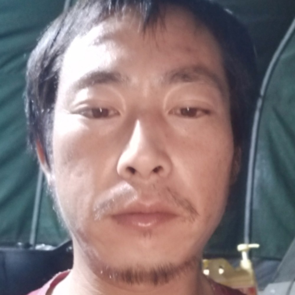 谁踢铅笔的照片