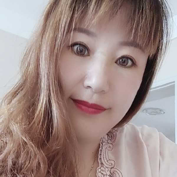巨人蹁跹眯眯眼的照片