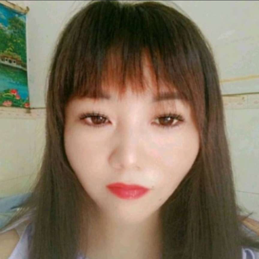 友好等待项链的照片