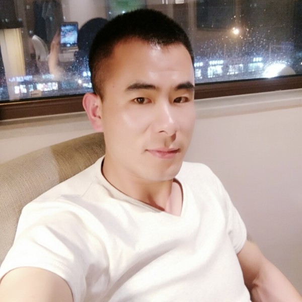此人的照片