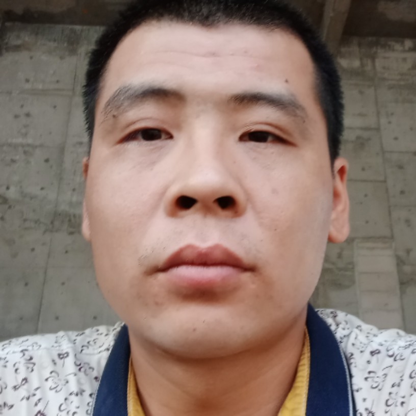 辛勤剪影的照片