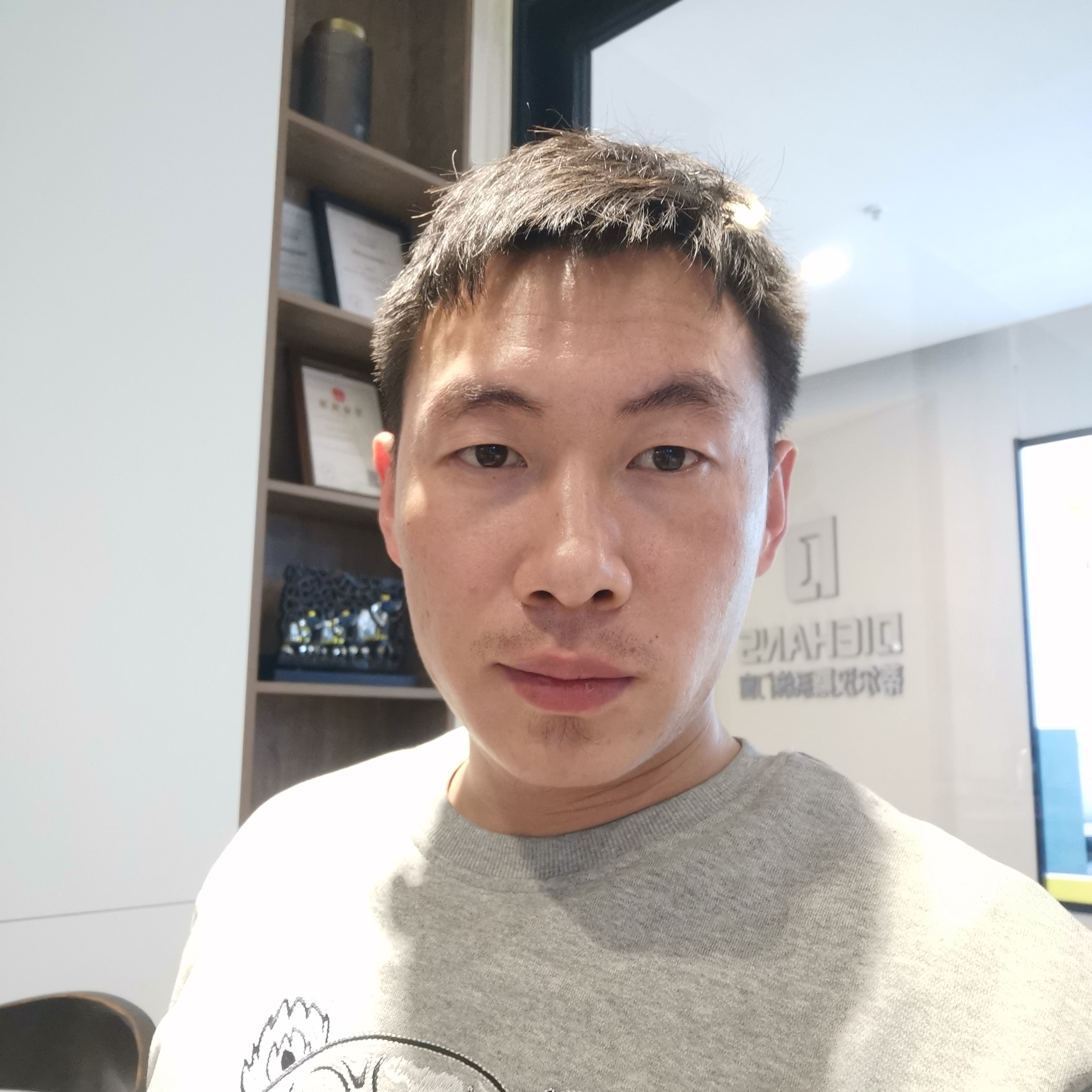 吐司凝眸迷离的照片