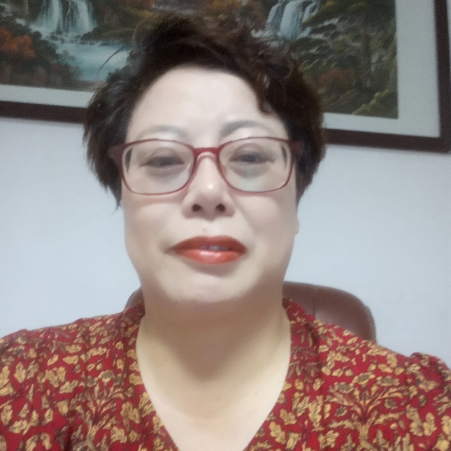 小土豆漫步耍酷的照片