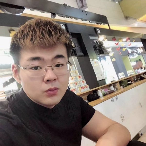 精明迎毛衣的照片