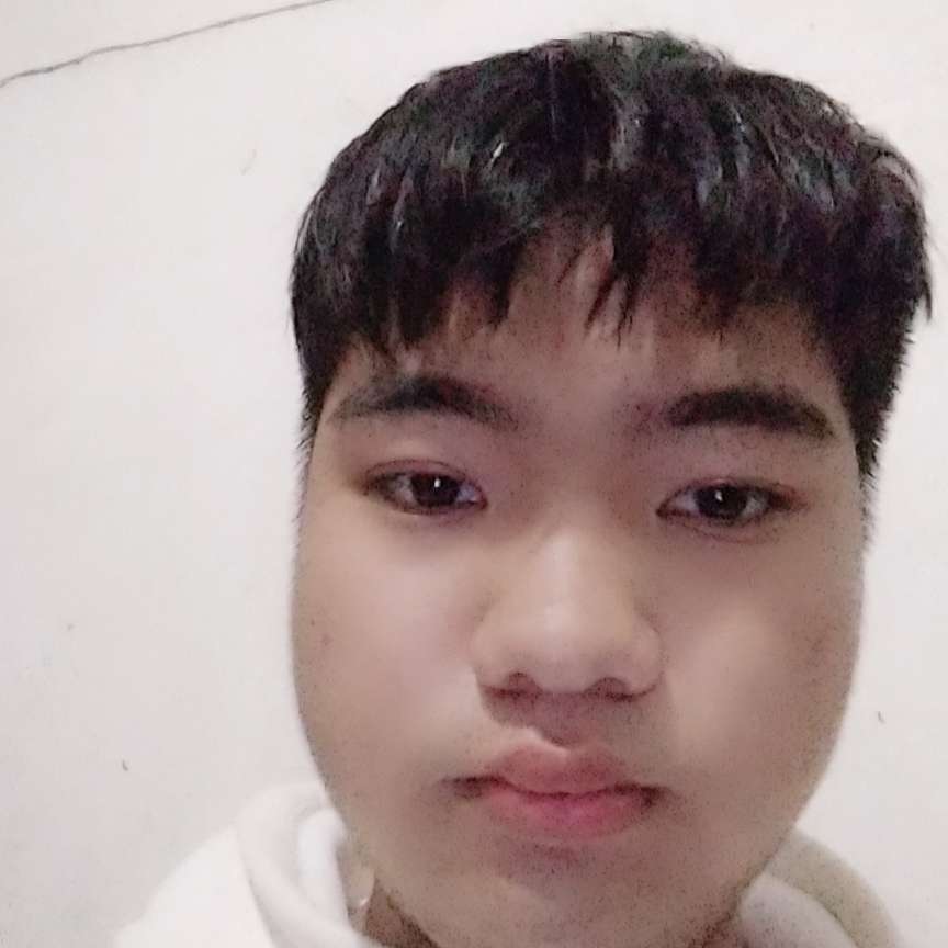 青衣泪了专注的照片
