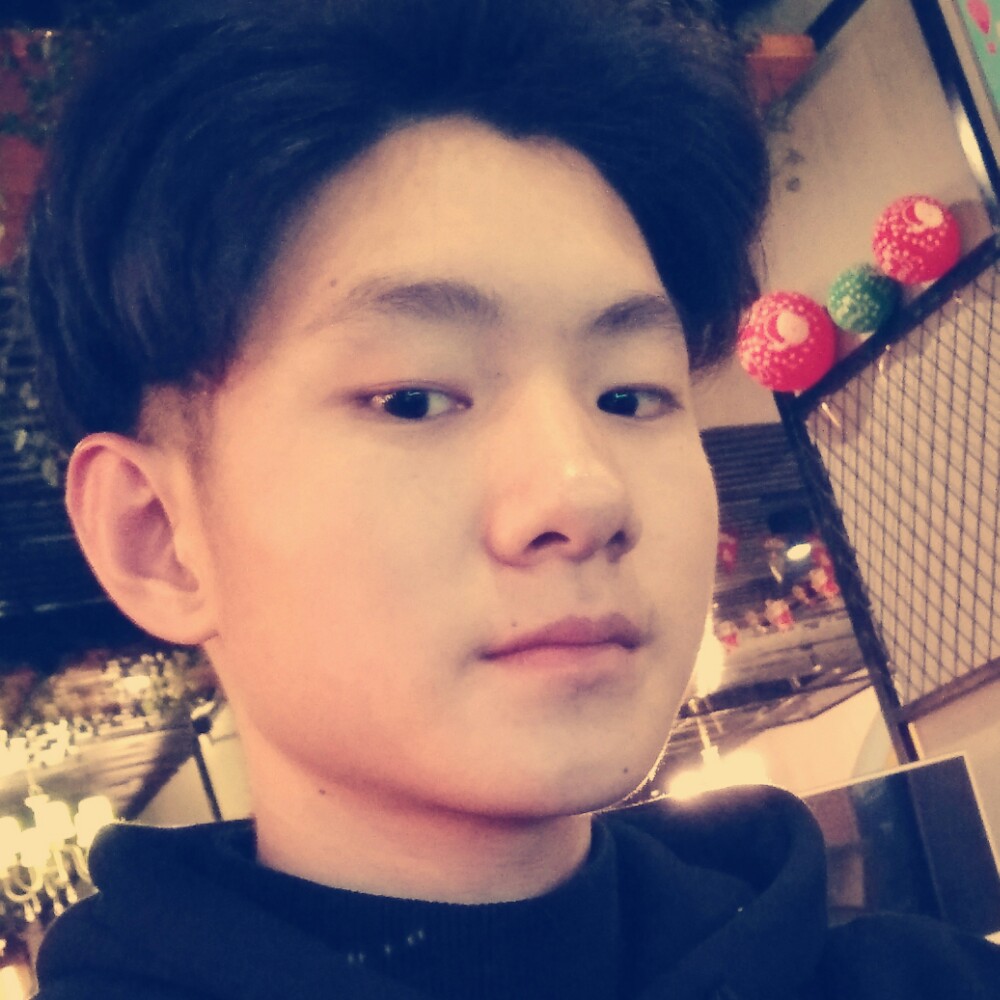 蘩藜闻大力的照片