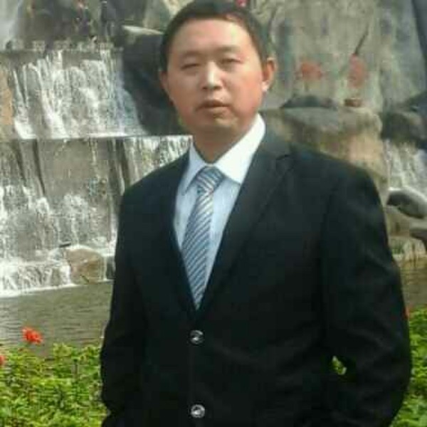 夏天英俊的照片