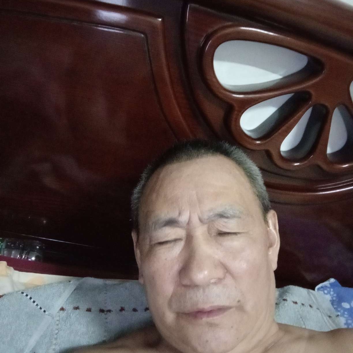 隐形倾心钢笔的照片