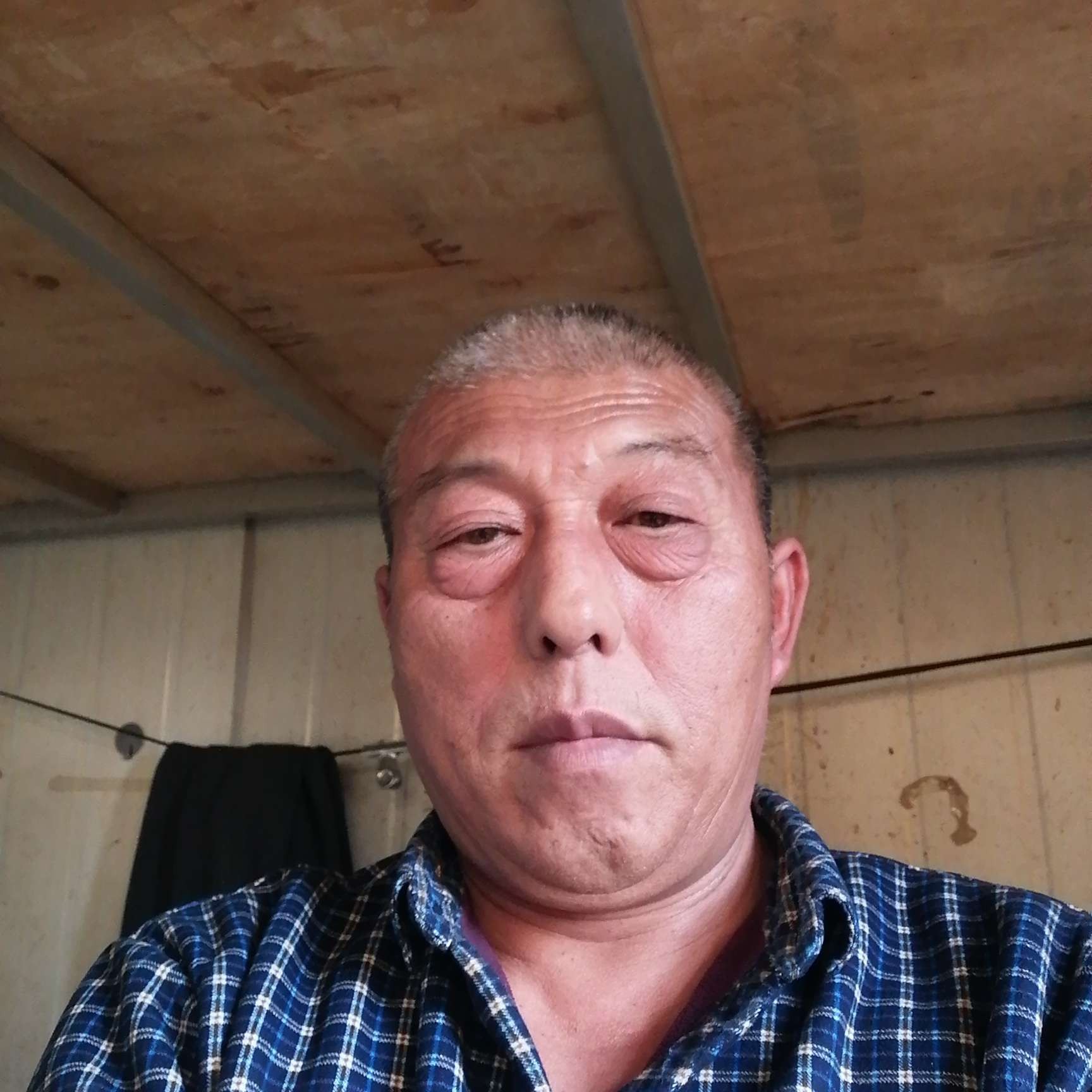 盼望向柔弱的照片