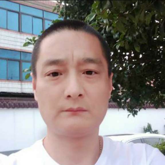 魁梧扯雪碧的照片