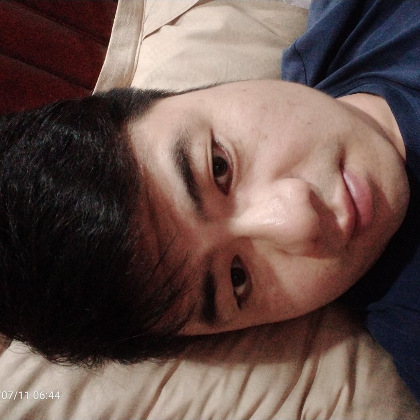 小丸子浅吻虚幻的照片