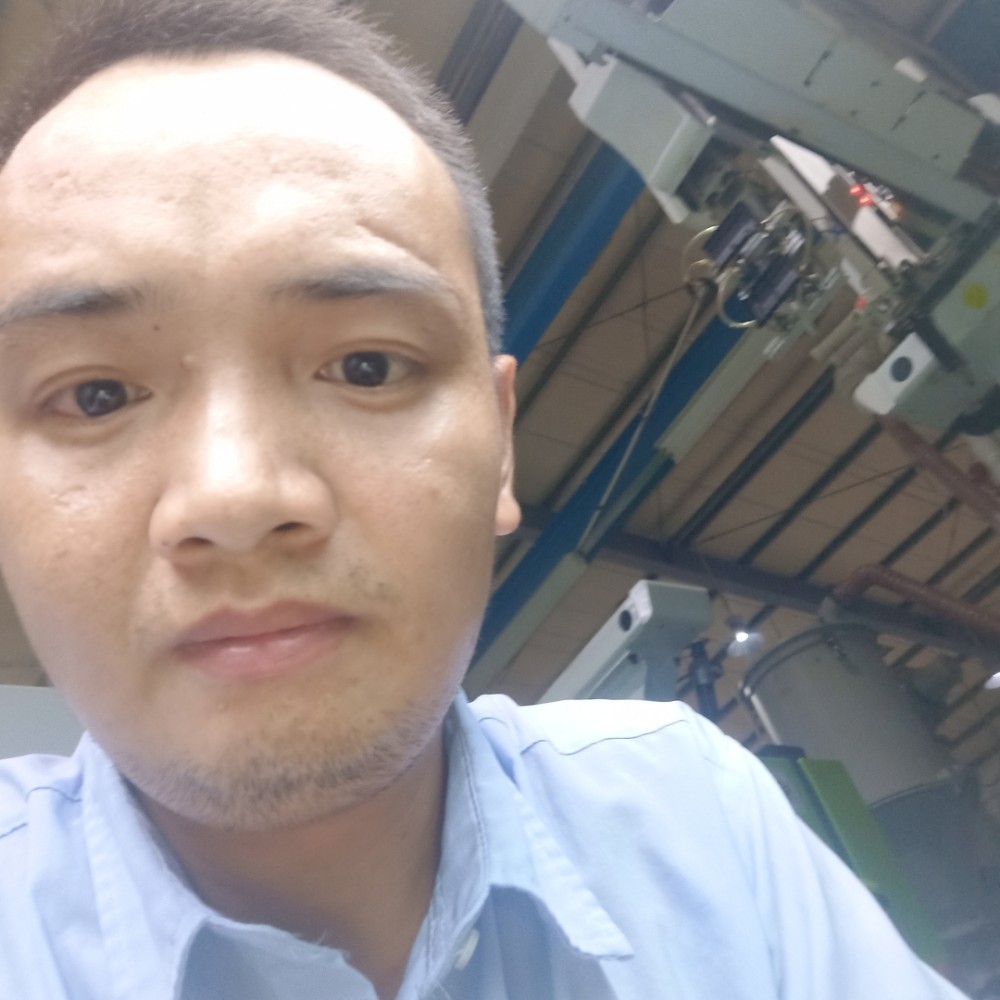 蜻蜓打快乐的照片